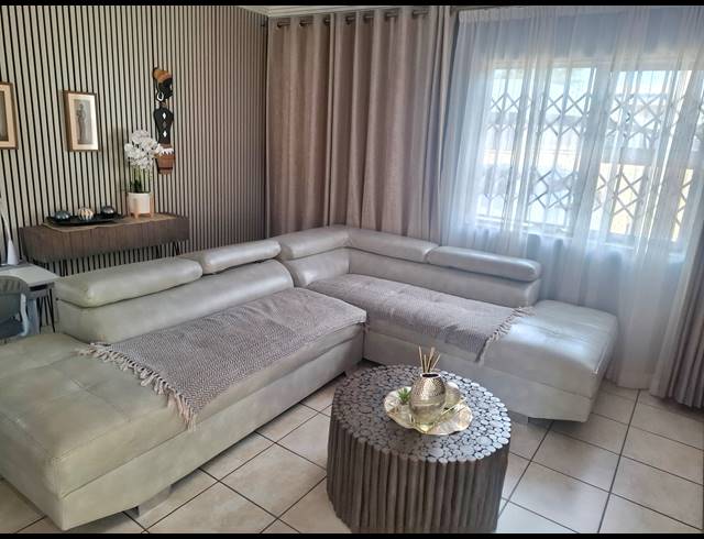 2 BEDROOM HOUSE FOR SALE IN GLEN HARVIE